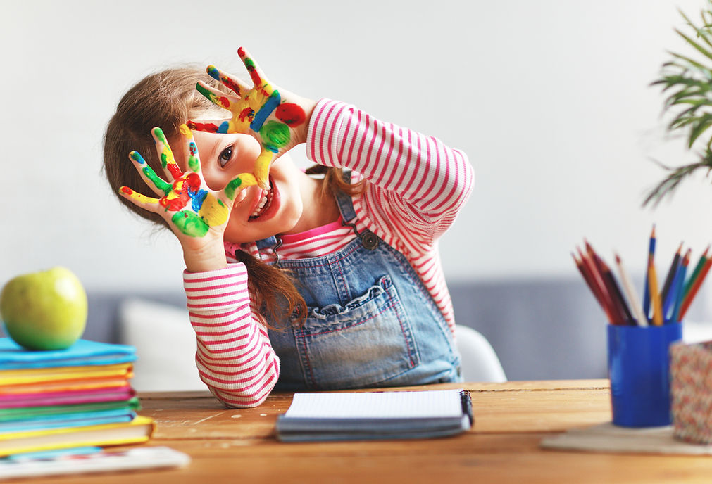 Kid fingerpainting
